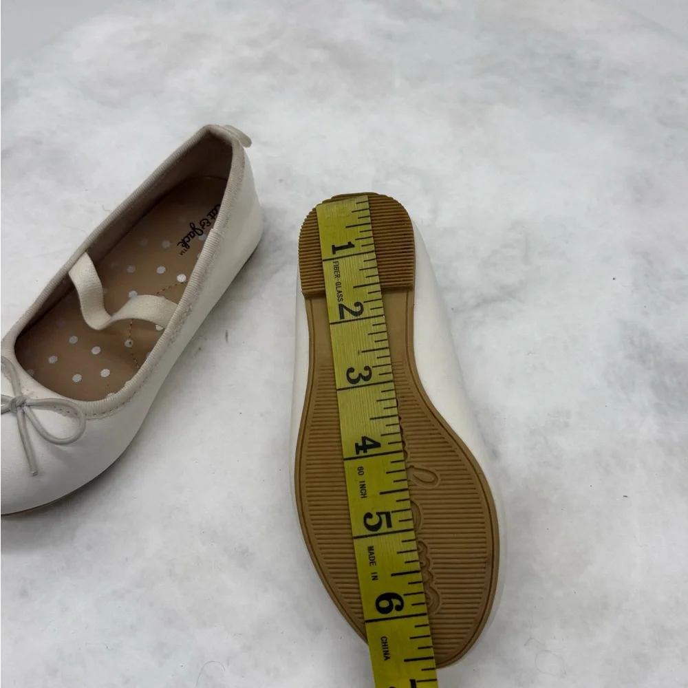 Cat & Jack Cream Bow Ballet Flats for Kids Size 9